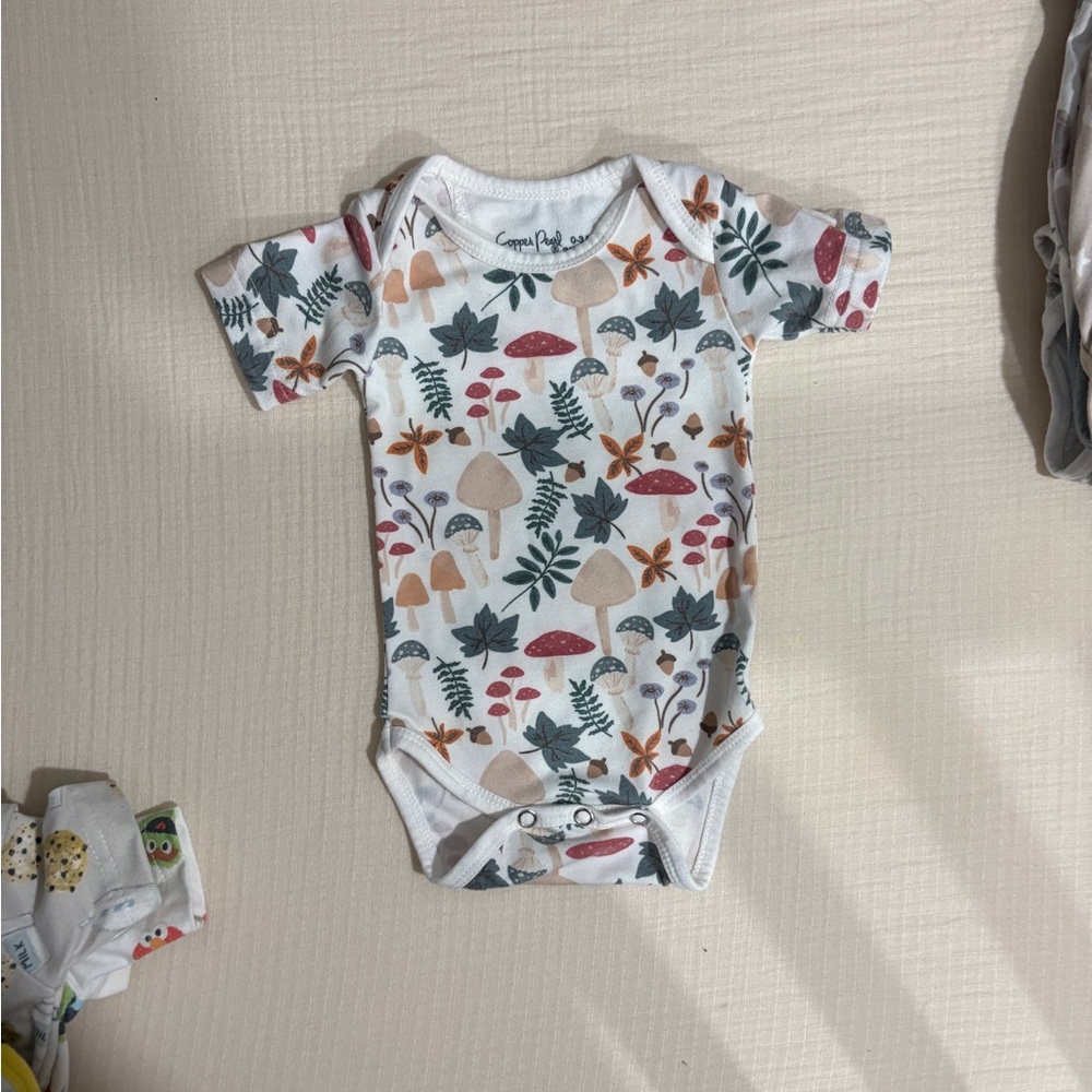 Short sleeve Copper Pearl onesie size 0-3